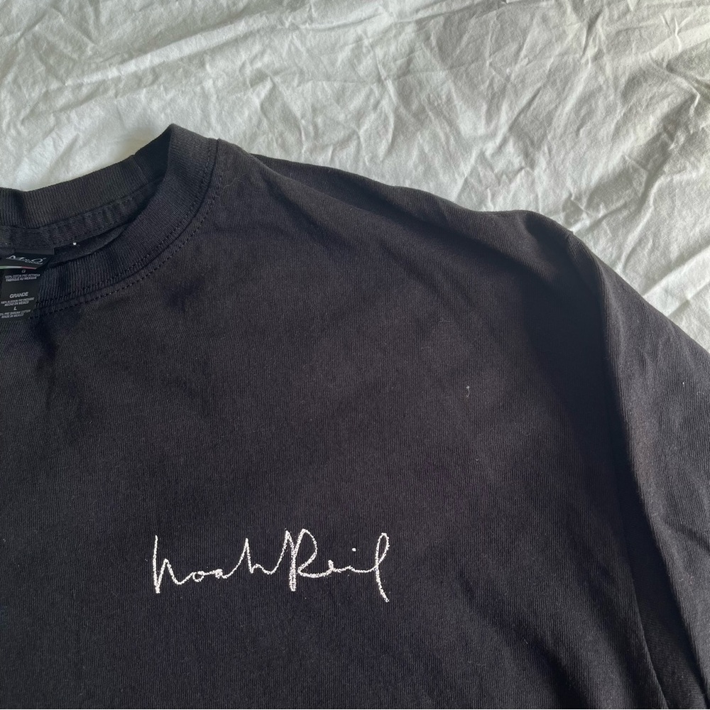 Schitt's Creek Patrick (Noah Reid) Limited Edition Tour Shirt NWOT size LARGE